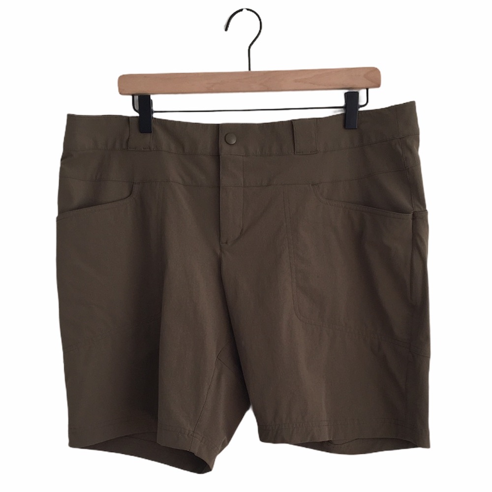 EASTERN MOUNTAIN SPORTS active shorts